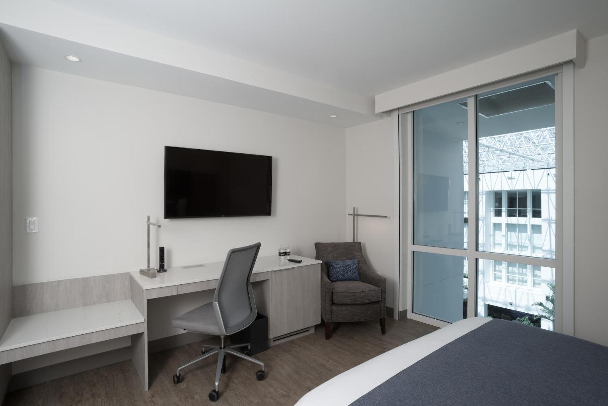 Innovation Hotel Naples Park エクステリア 写真