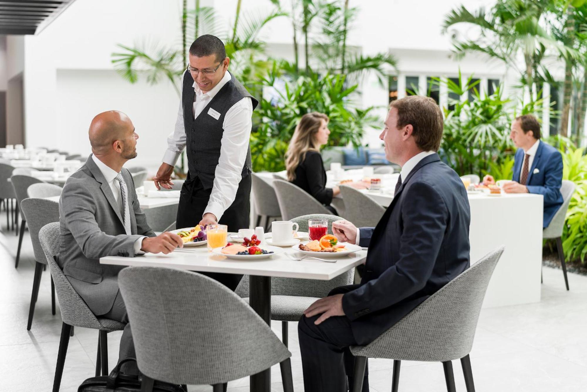 Innovation Hotel Naples Park エクステリア 写真